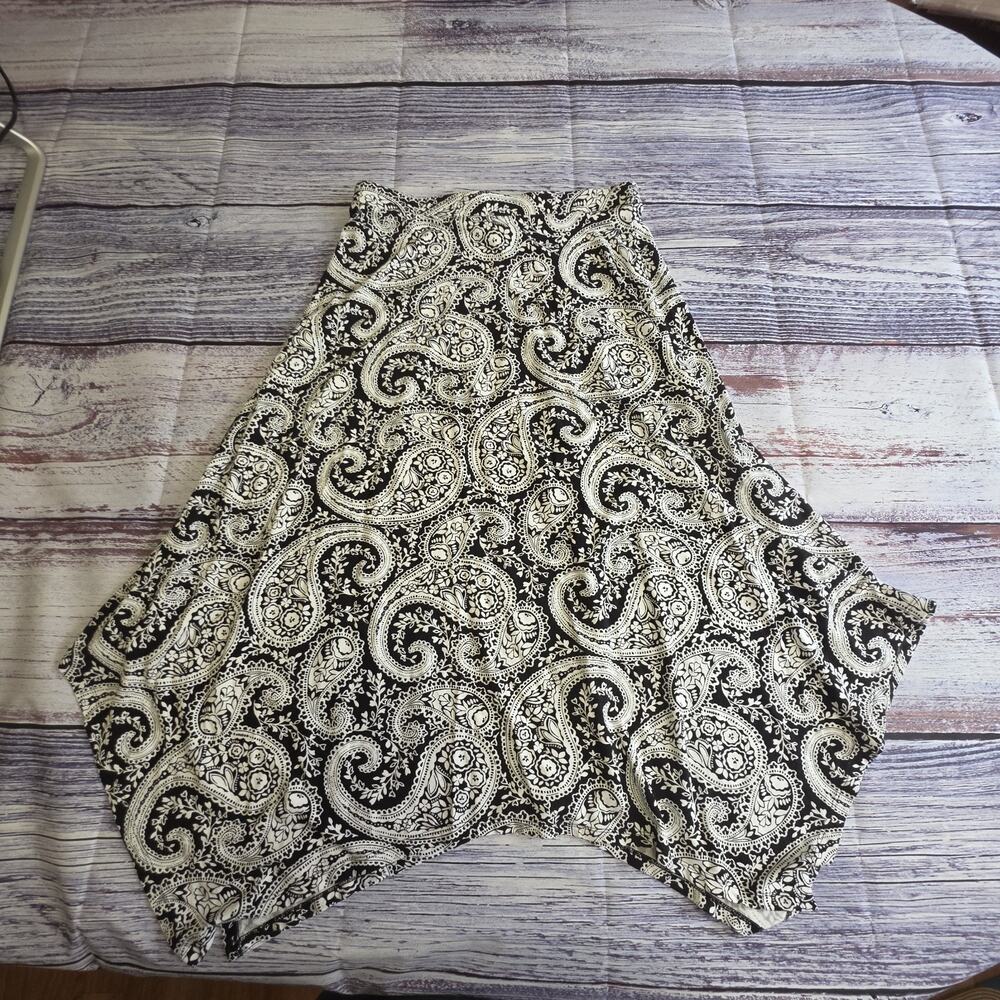 Chicos Women's Paisley Skirt Whimsy Goth Handkerchief Hem Black & White Size 4